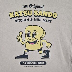 Uniqlo x  Katsu Sando T-Shirt Kitchen Food Culture Mens Sz XL Beige Short Sleeve